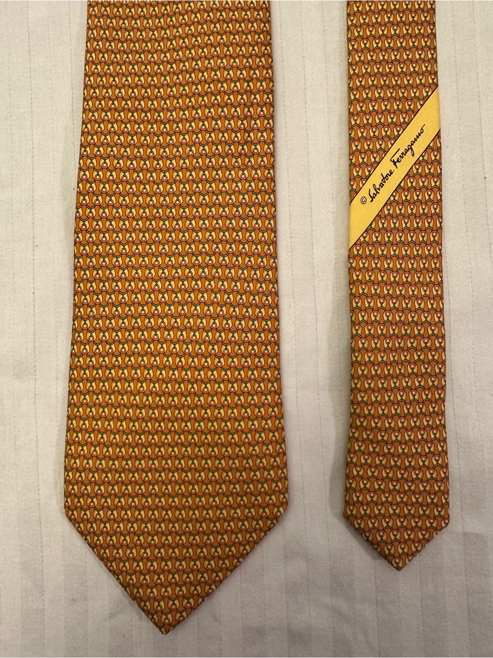 Salvatore Ferragamo Orange Gold Stirrup Motif Silk Tie Made in Italy
